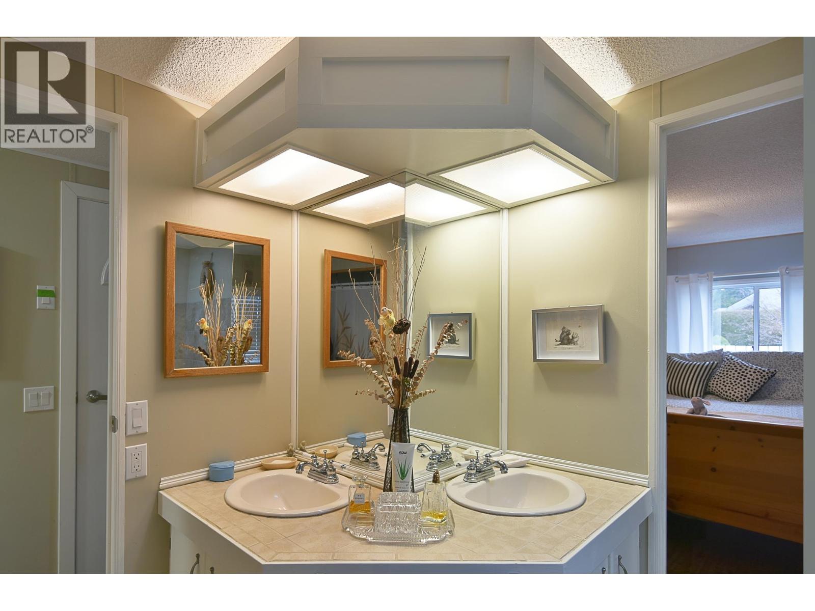 12 5575 MASON ROAD, Sechelt