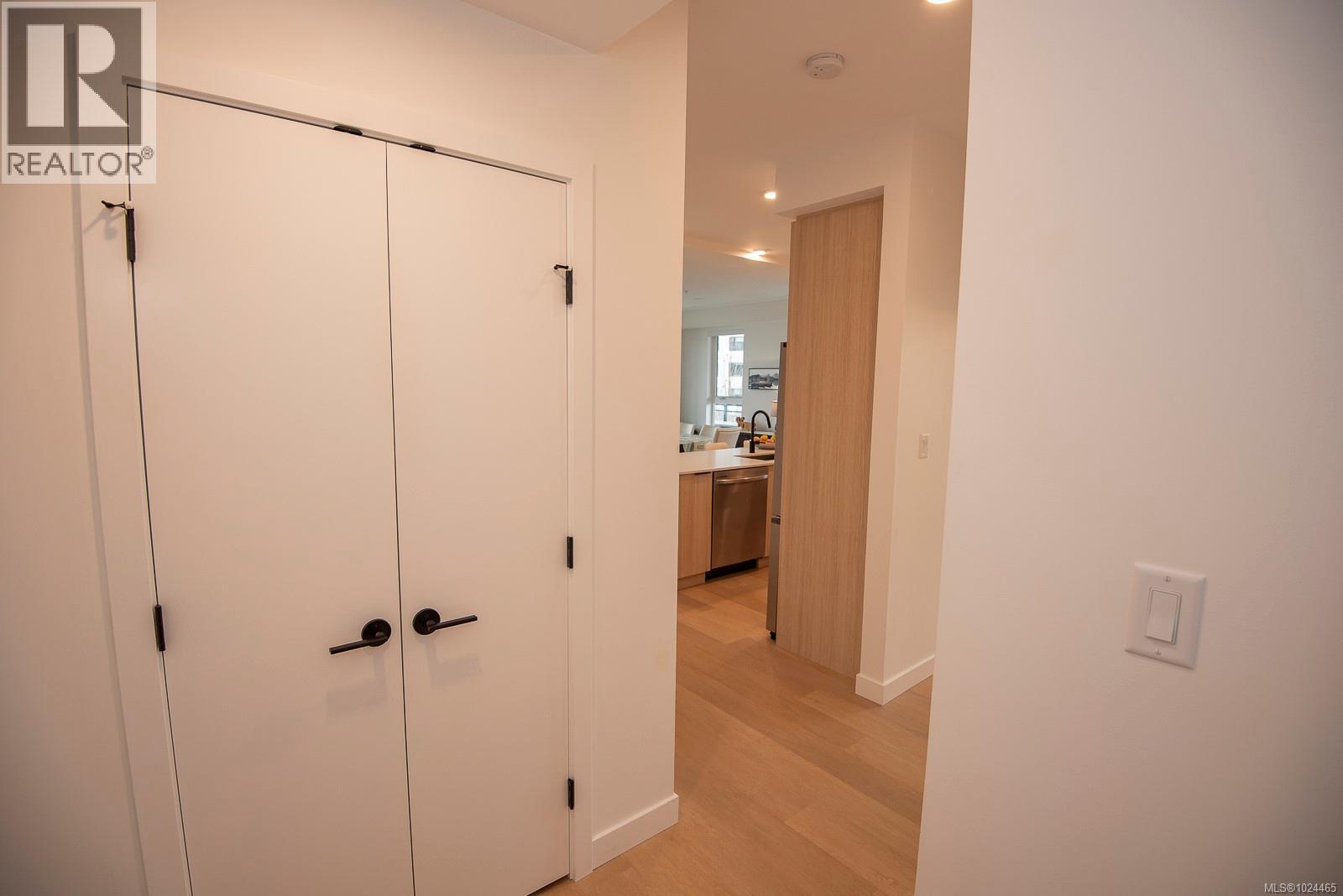 300 3564A Ryder Hesjedal Way, Colwood