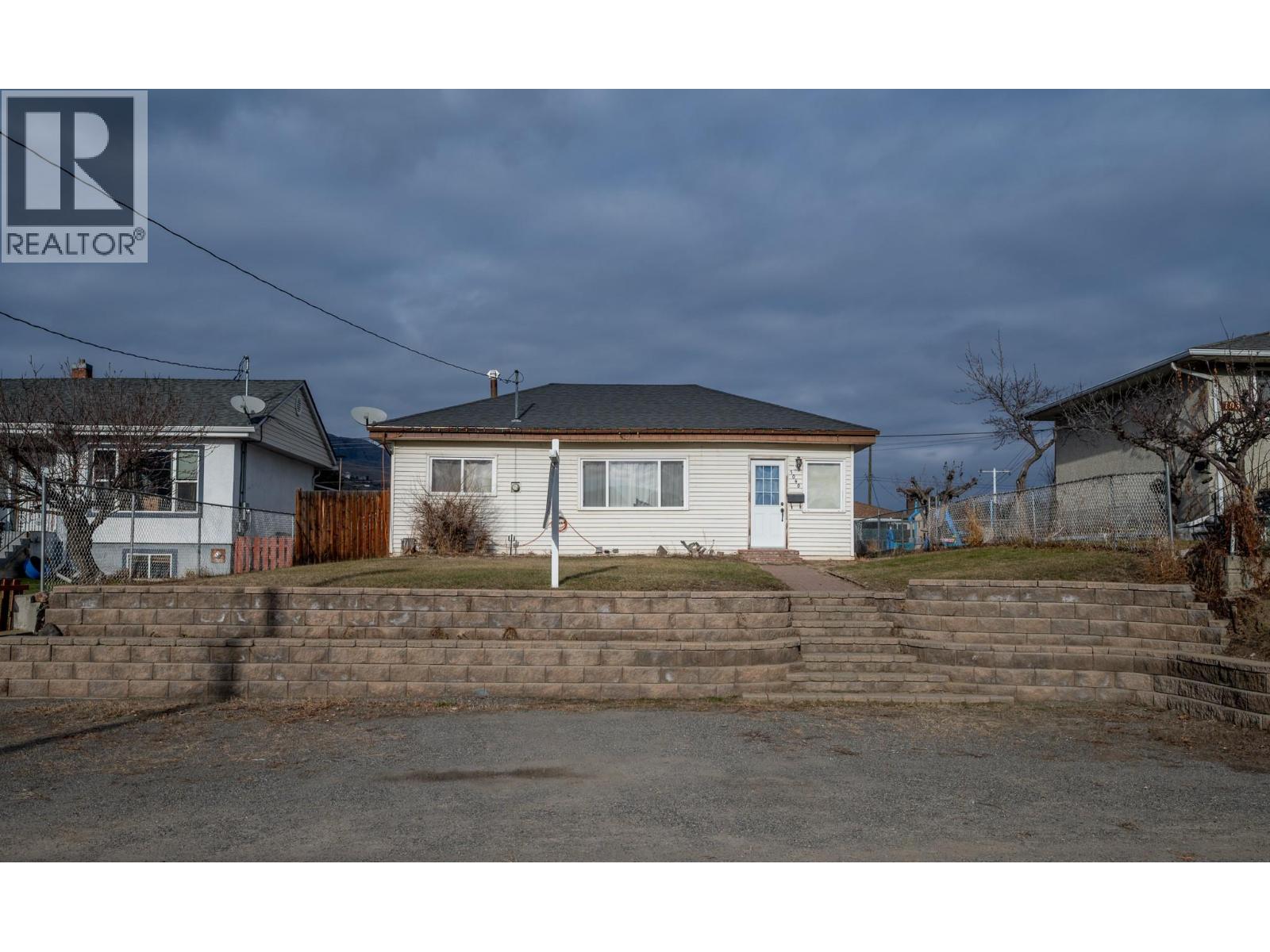 1040 MONCTON Avenue, Kamloops