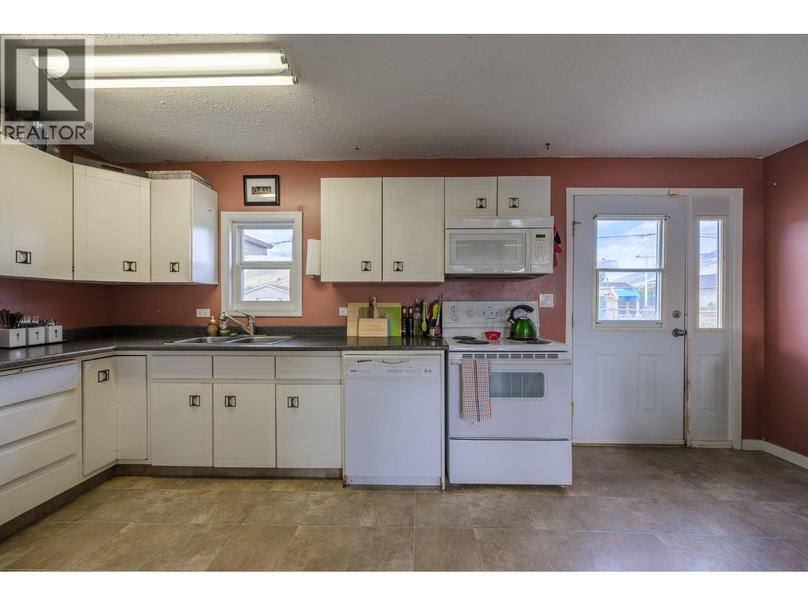 1040 MONCTON Avenue, Kamloops