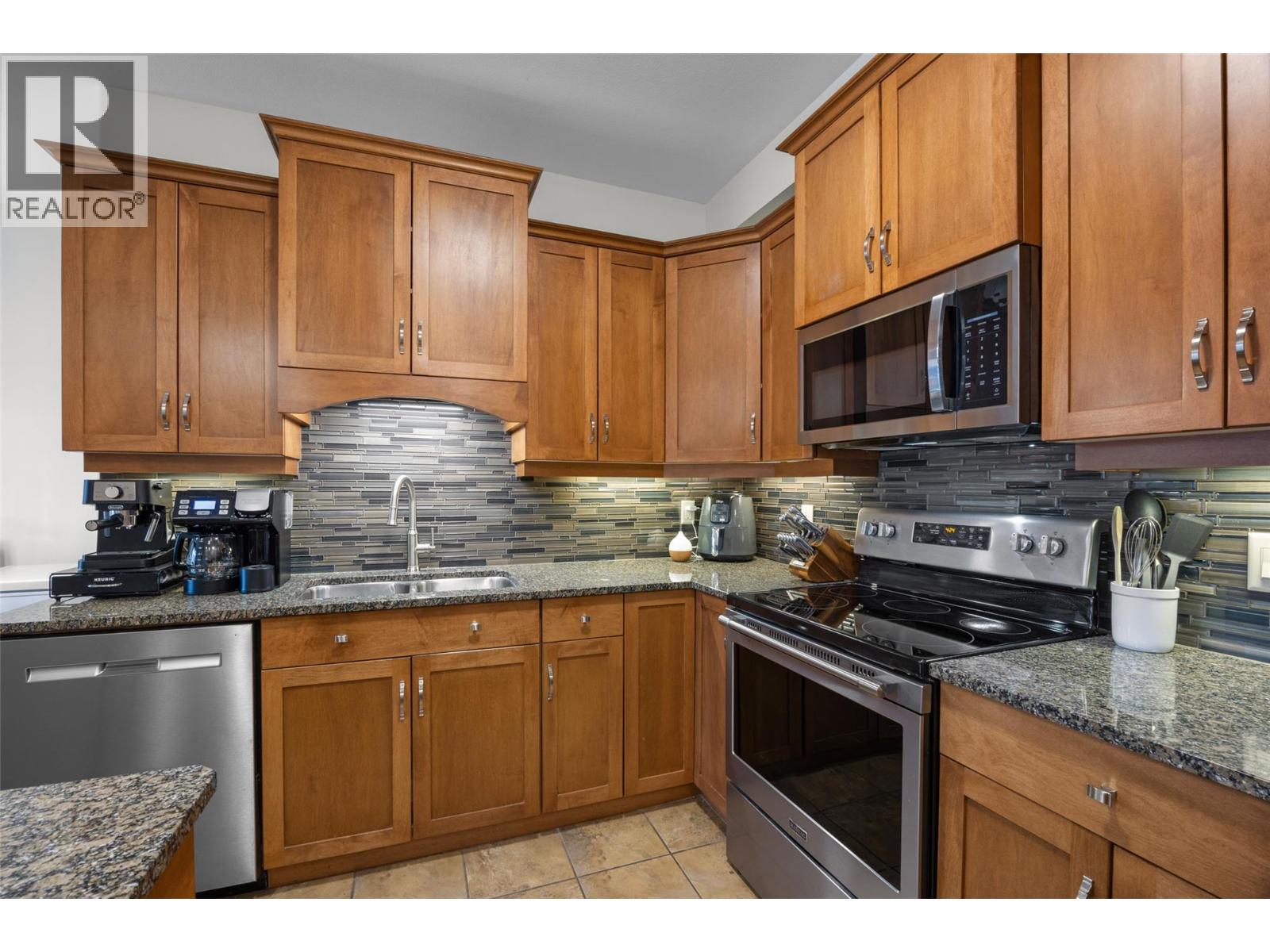 1390 HILLSIDE Drive Unit# 214, Kamloops