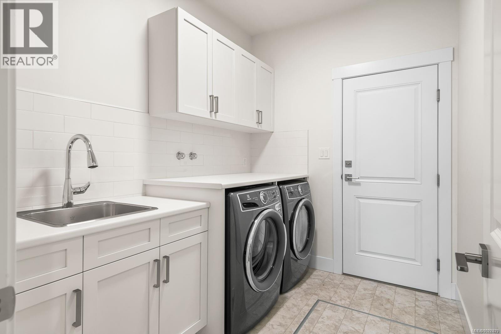 908 Ridgeline Blvd, Parksville