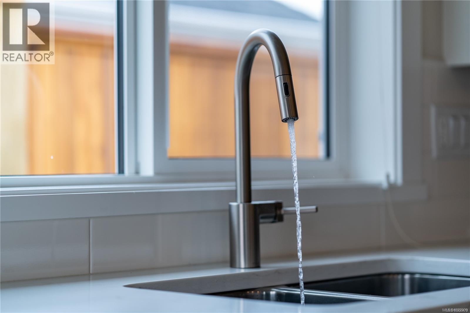 908 Ridgeline Blvd, Parksville