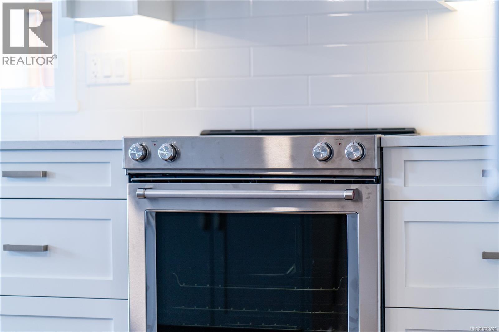 908 Ridgeline Blvd, Parksville