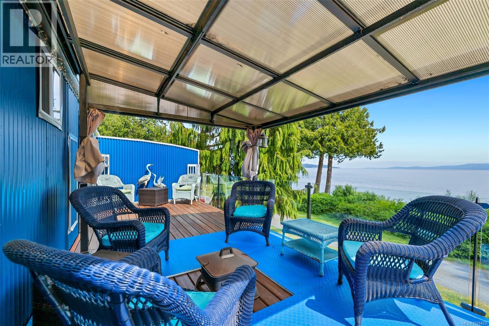 3 8177 West Coast Road, Sooke