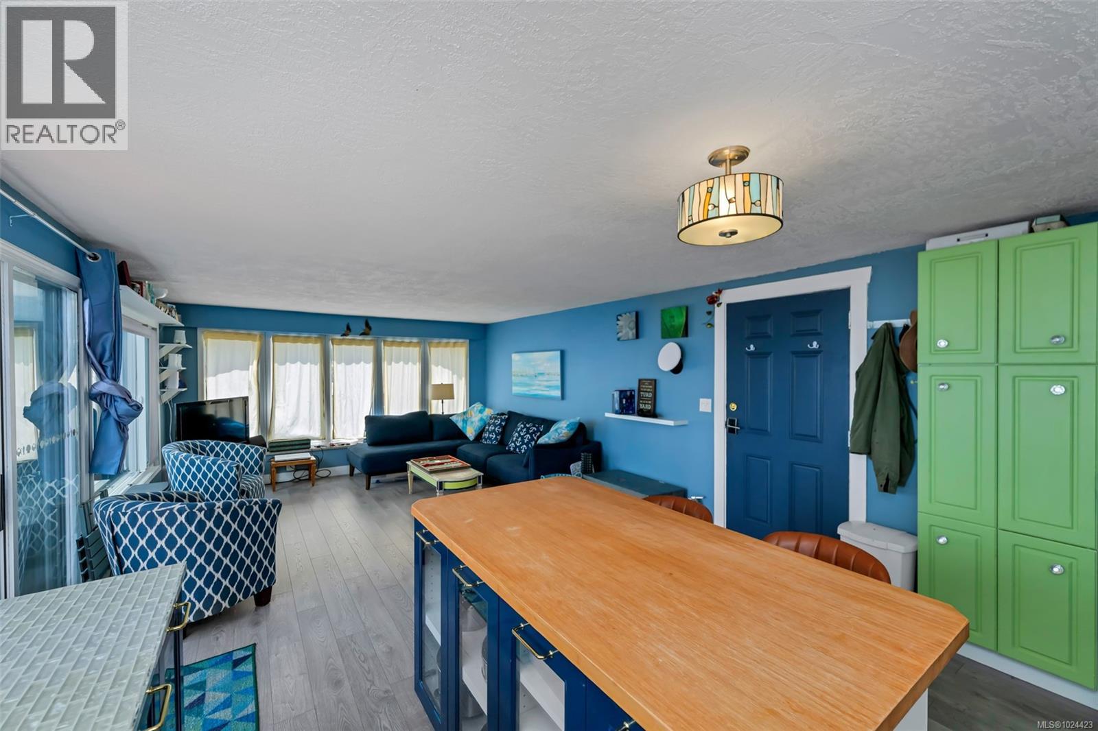 3 8177 West Coast Road, Sooke