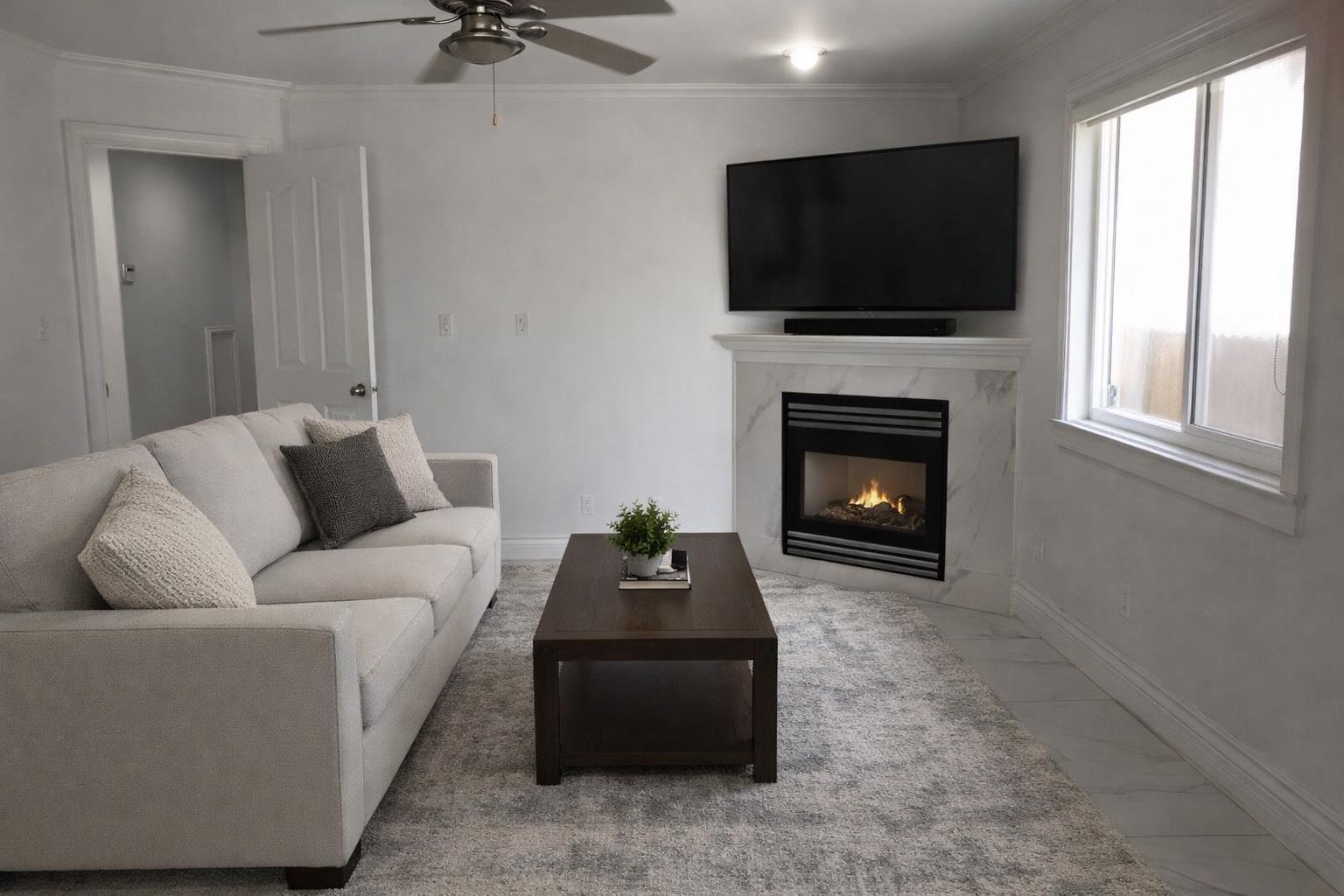 1388 LEE STREET, White Rock