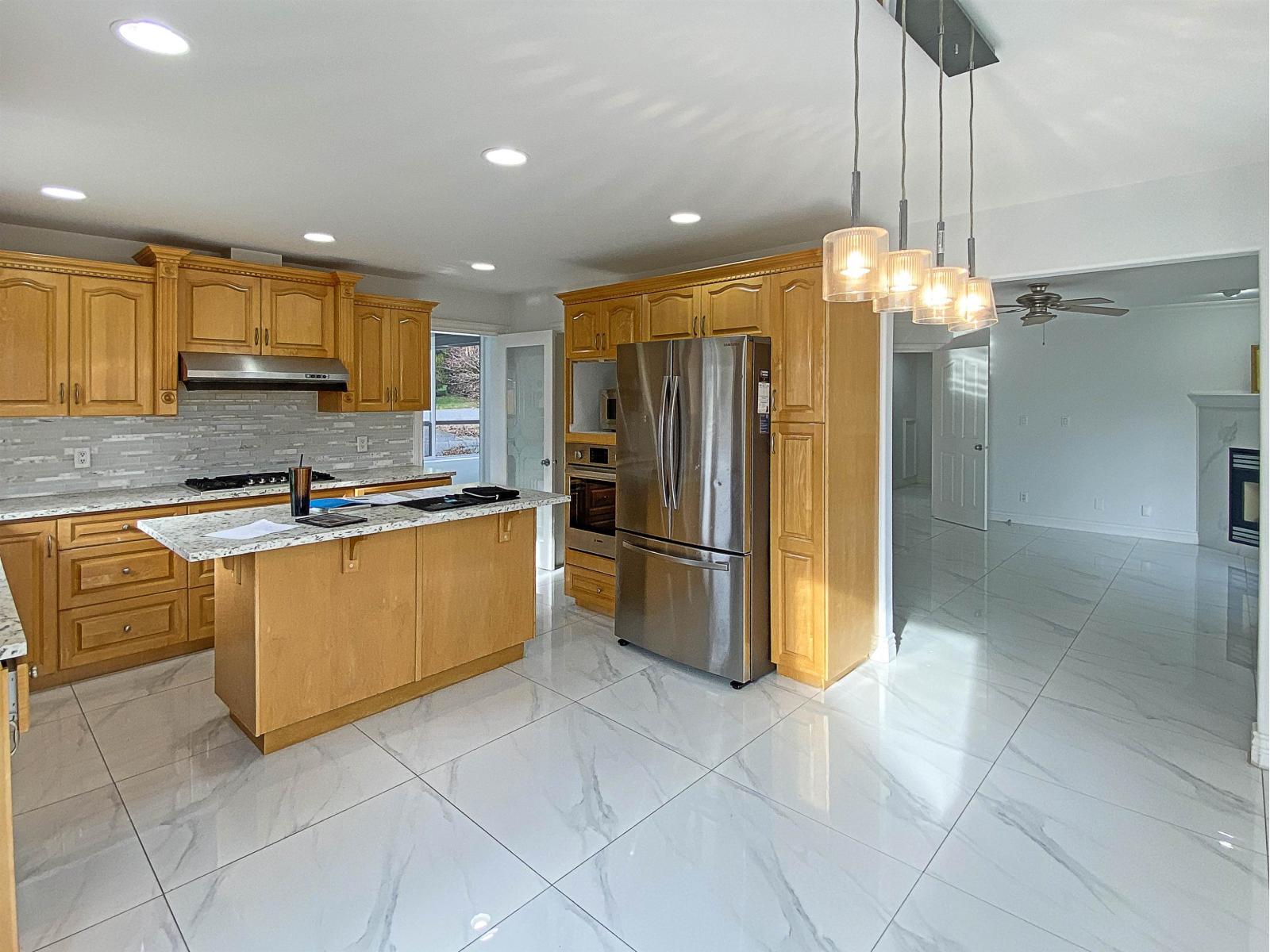 1388 LEE STREET, White Rock