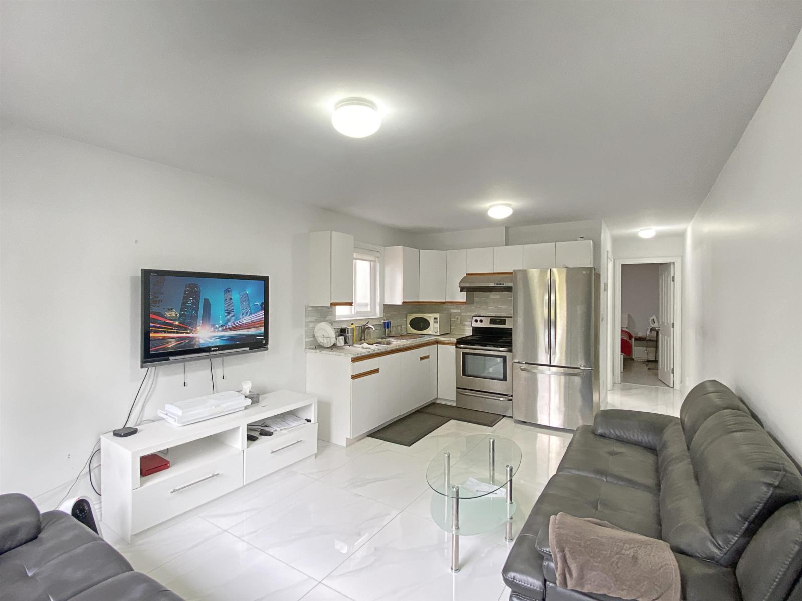 1388 LEE STREET, White Rock