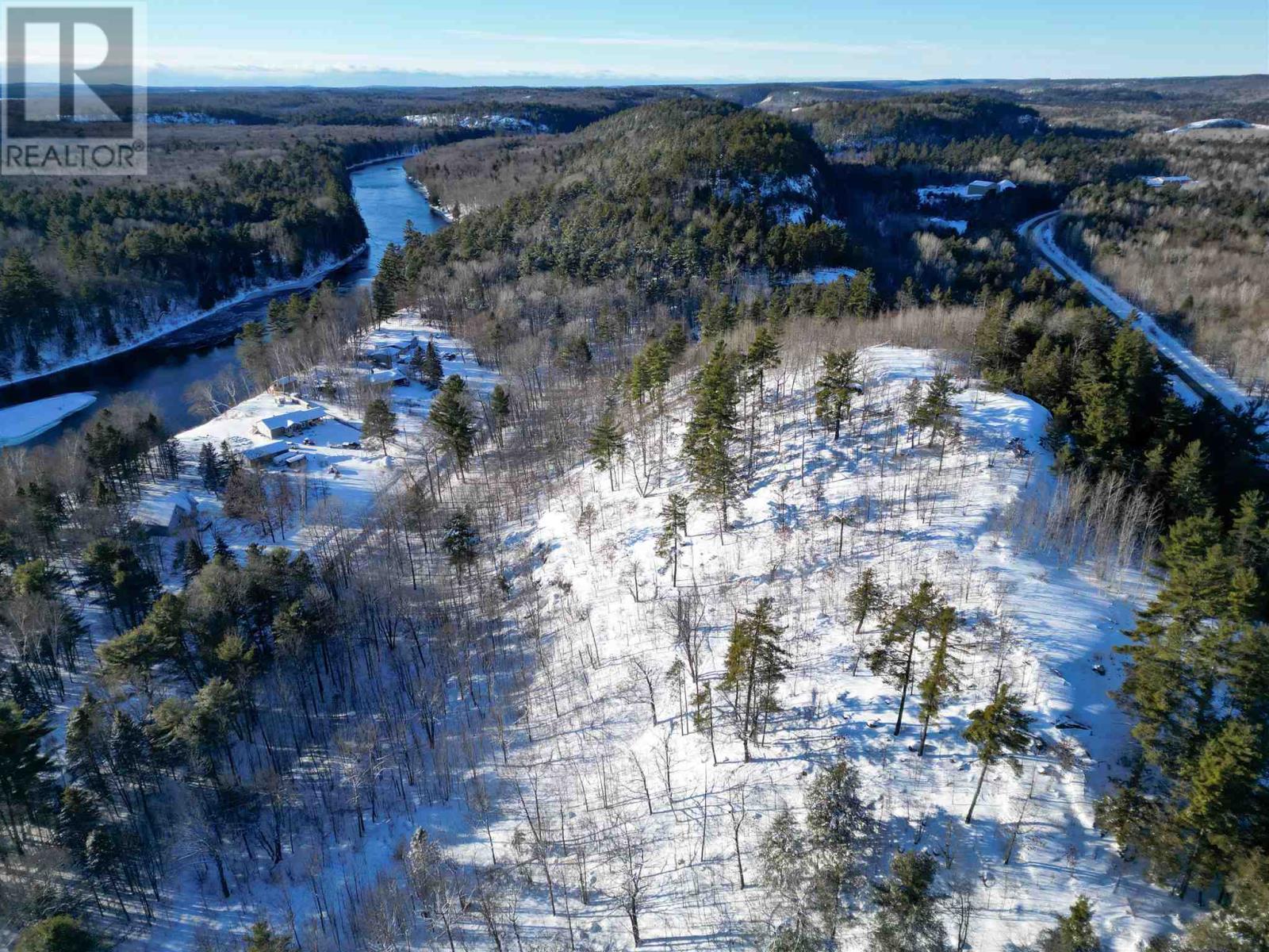 6-8 Robertson Road - Photo 5 of 18, Iron Bridge, Ontario