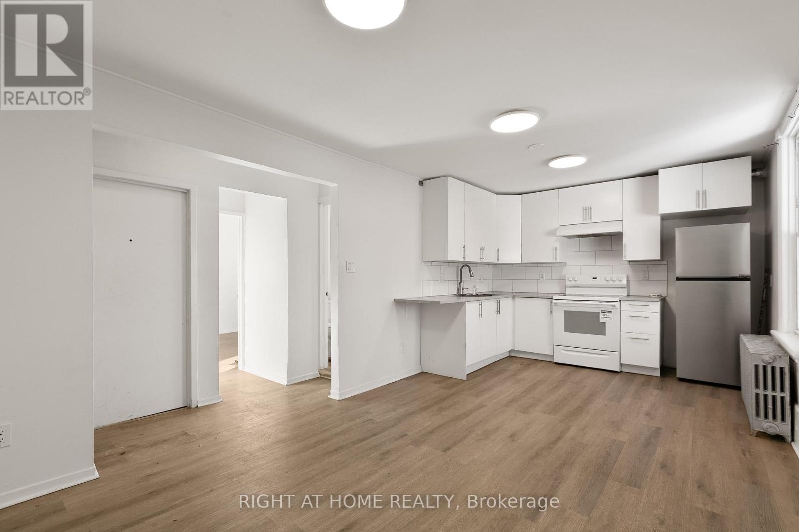 Open Concept Kitchen/Dining