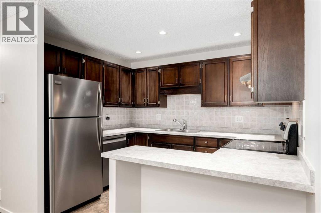 Single Family House for Sale in    Street SW Woodbine Calgary 