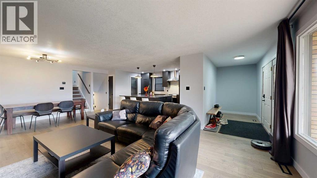 Single Family House 4 Level for Sale in   Avenue Rosedale Stettler 