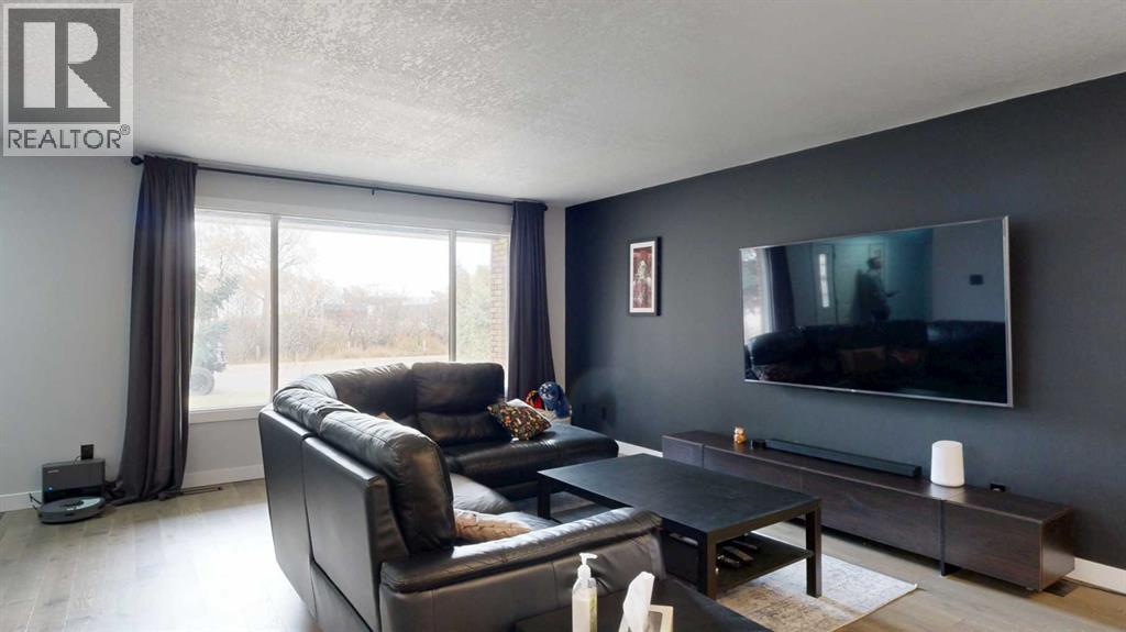 Single Family House 4 Level for Sale in   Avenue Rosedale Stettler 