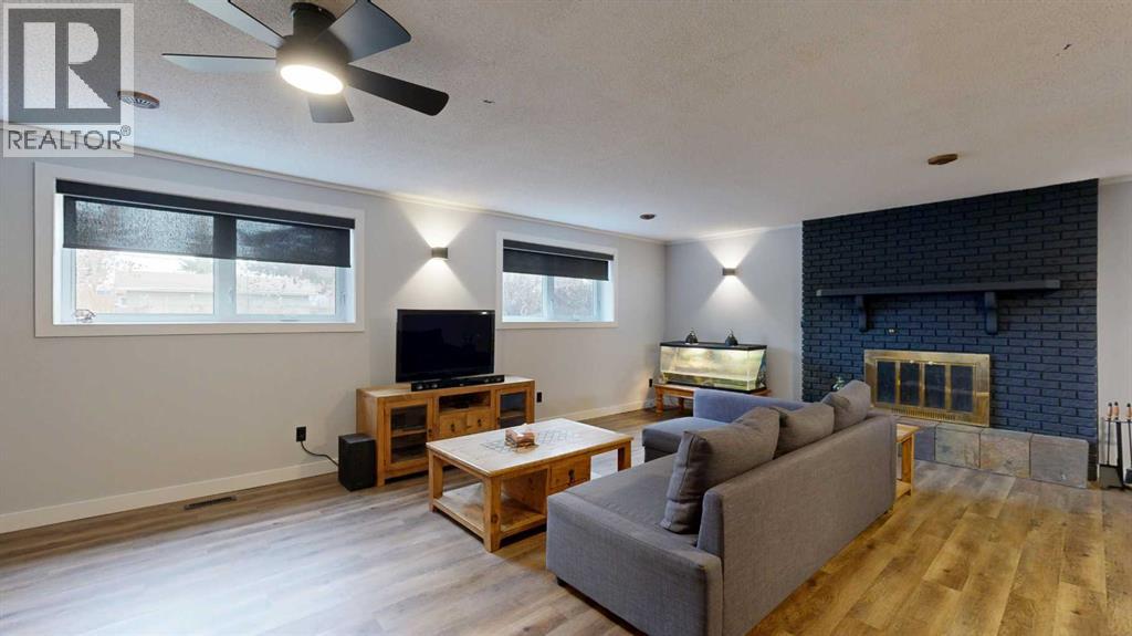 Single Family House 4 Level for Sale in   Avenue Rosedale Stettler 