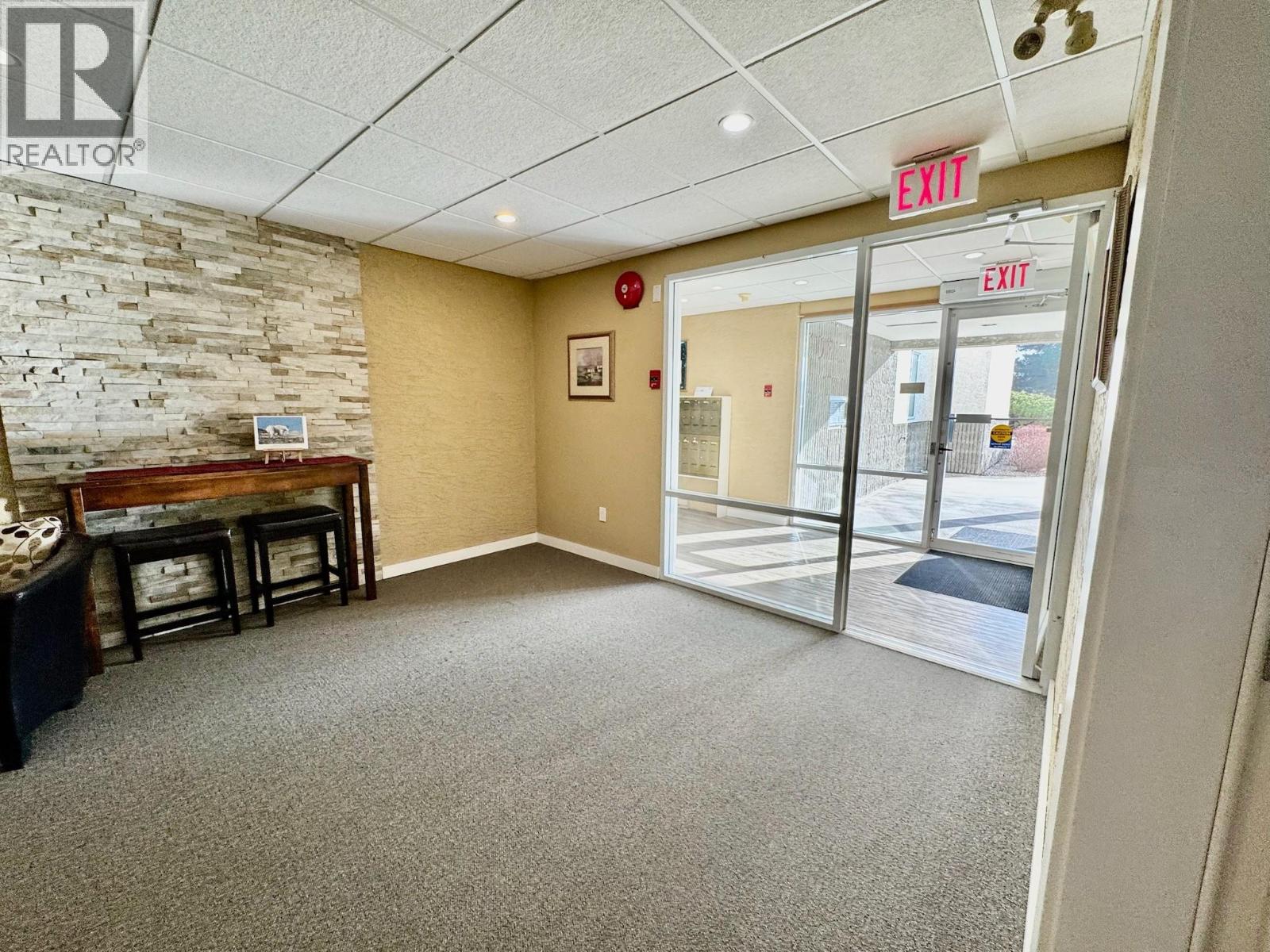 195 Warren Ave Street W Unit# 308, Penticton