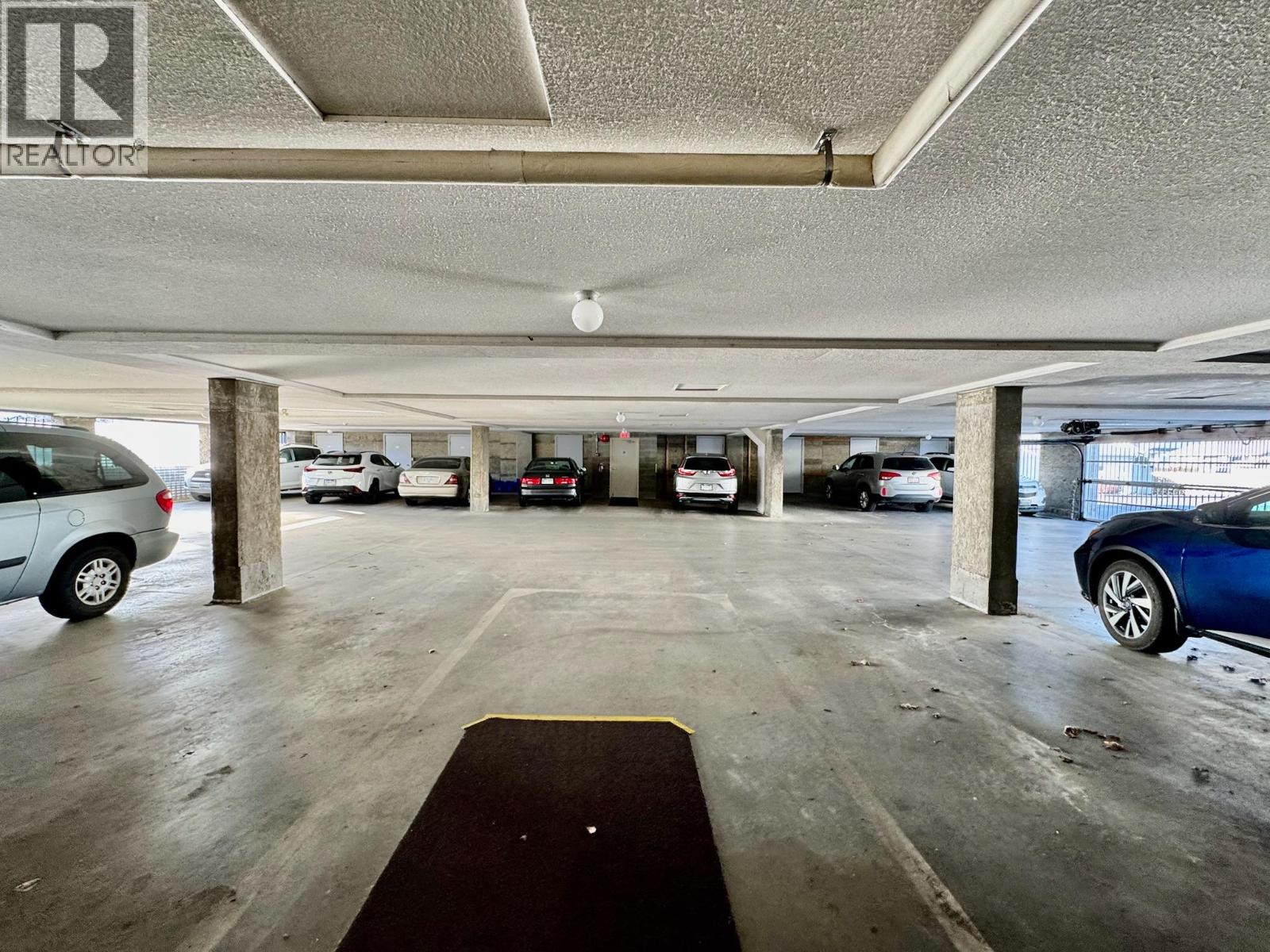 195 Warren Ave Street W Unit# 308, Penticton