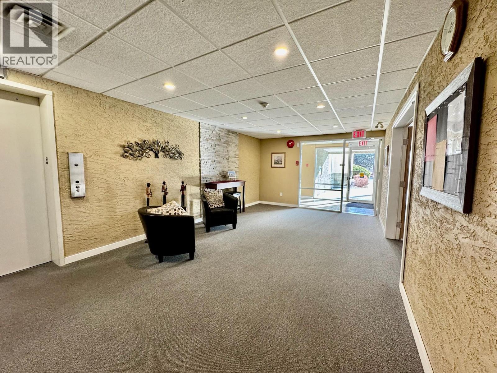 195 Warren Ave Street W Unit# 308, Penticton