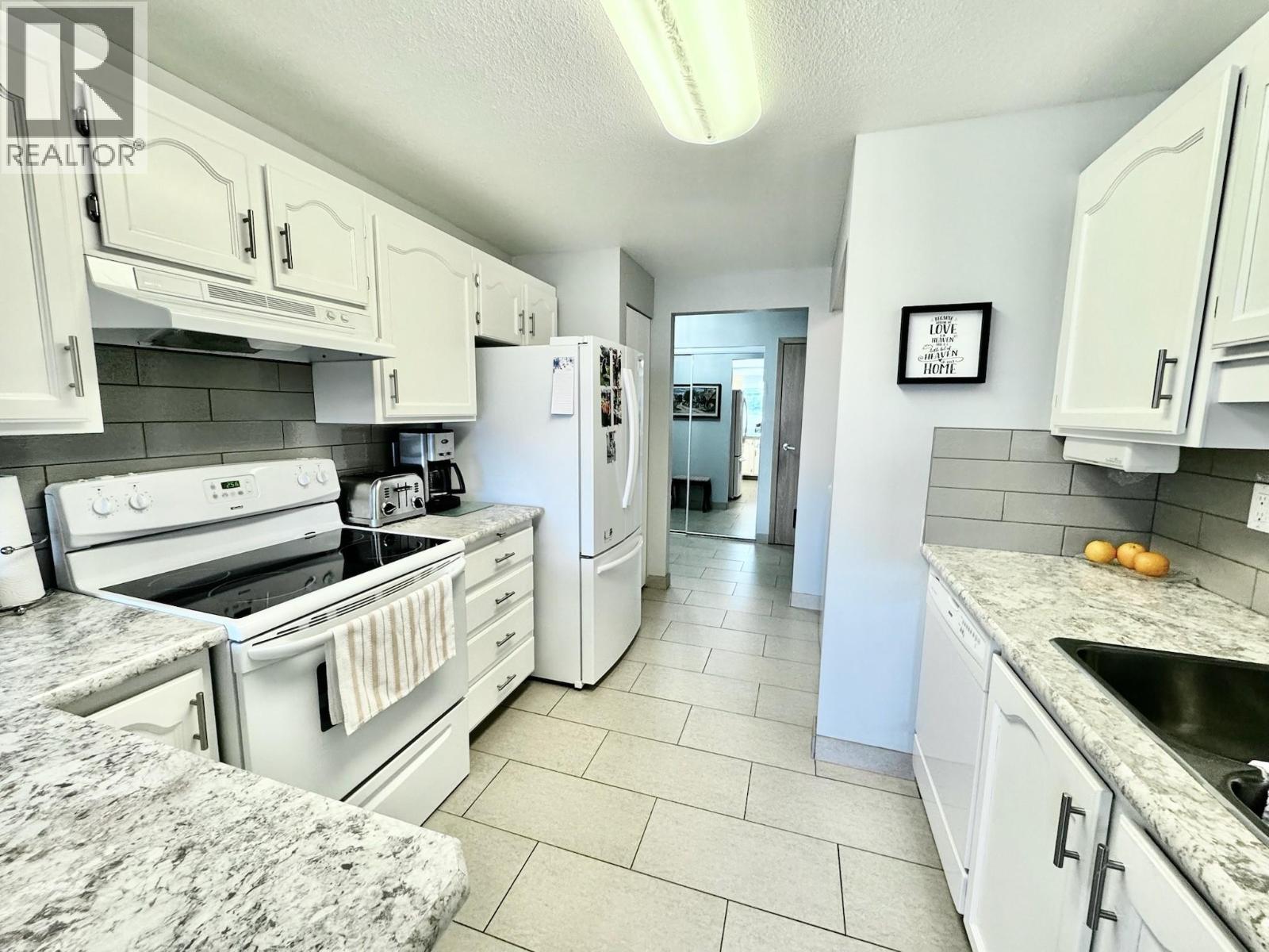195 Warren Ave Street W Unit# 308, Penticton