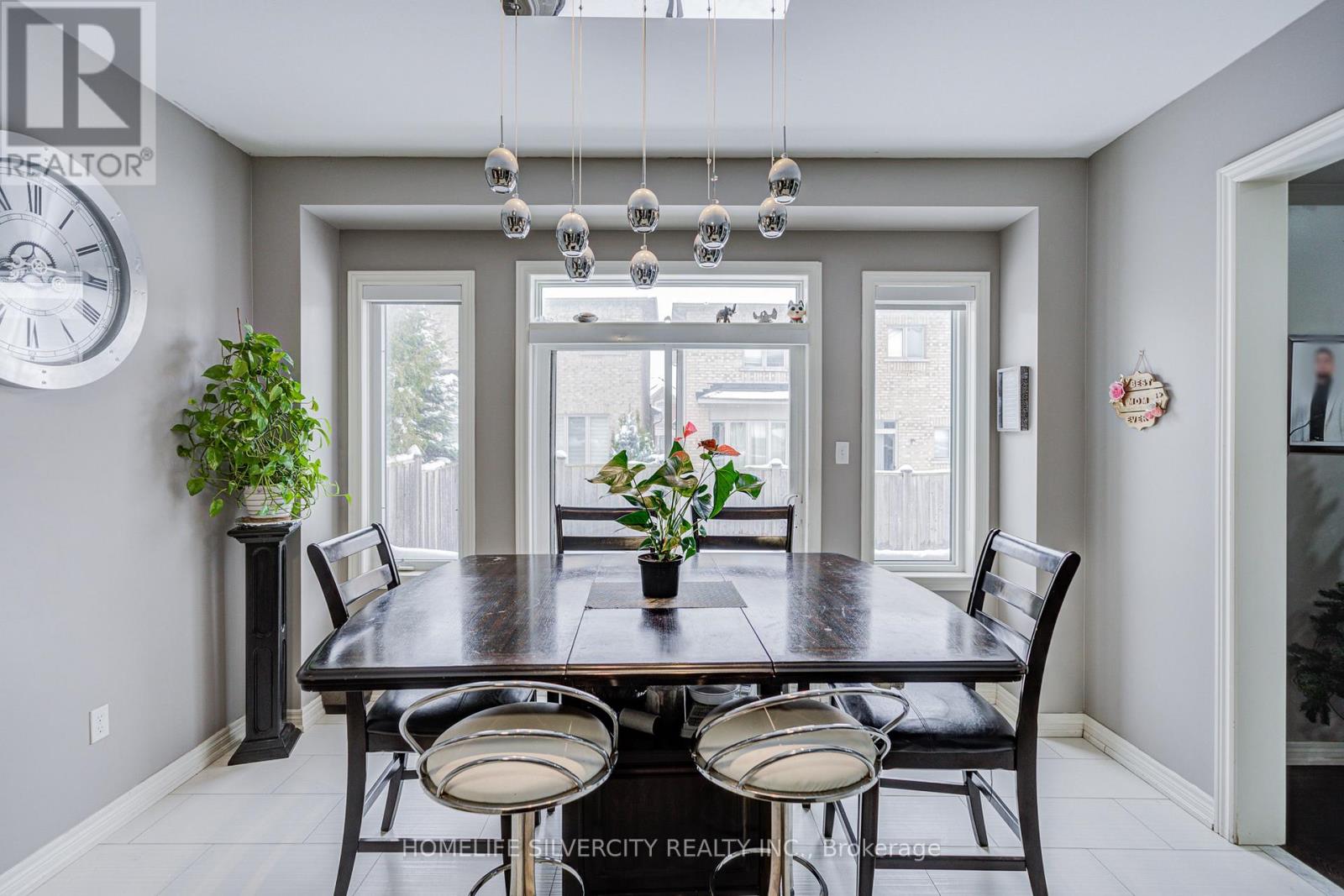 15 DURHAMVIEW CRESCENT - 16