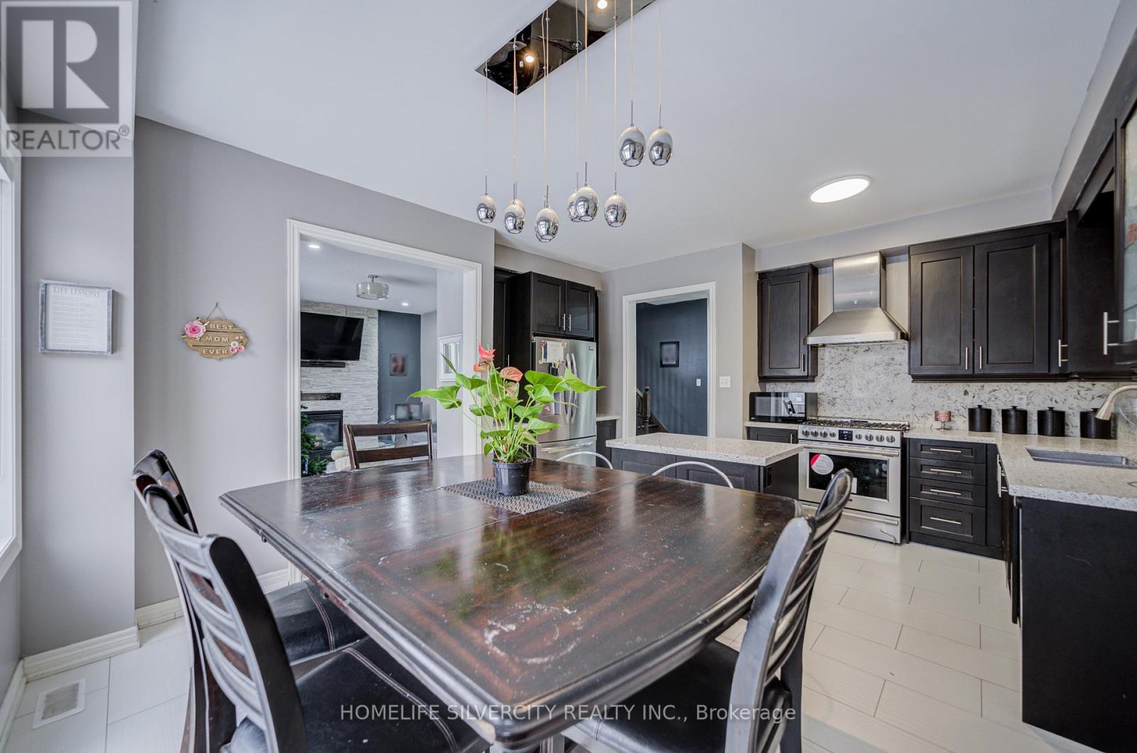 15 DURHAMVIEW CRESCENT - 20