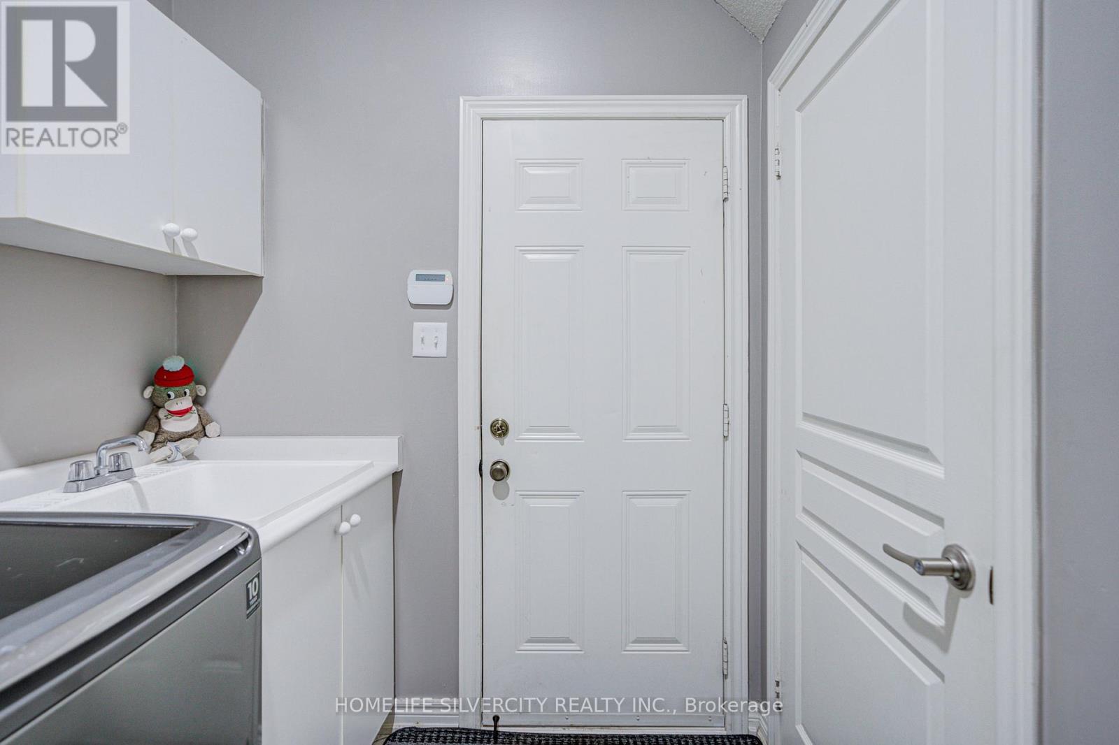 15 DURHAMVIEW CRESCENT - 26