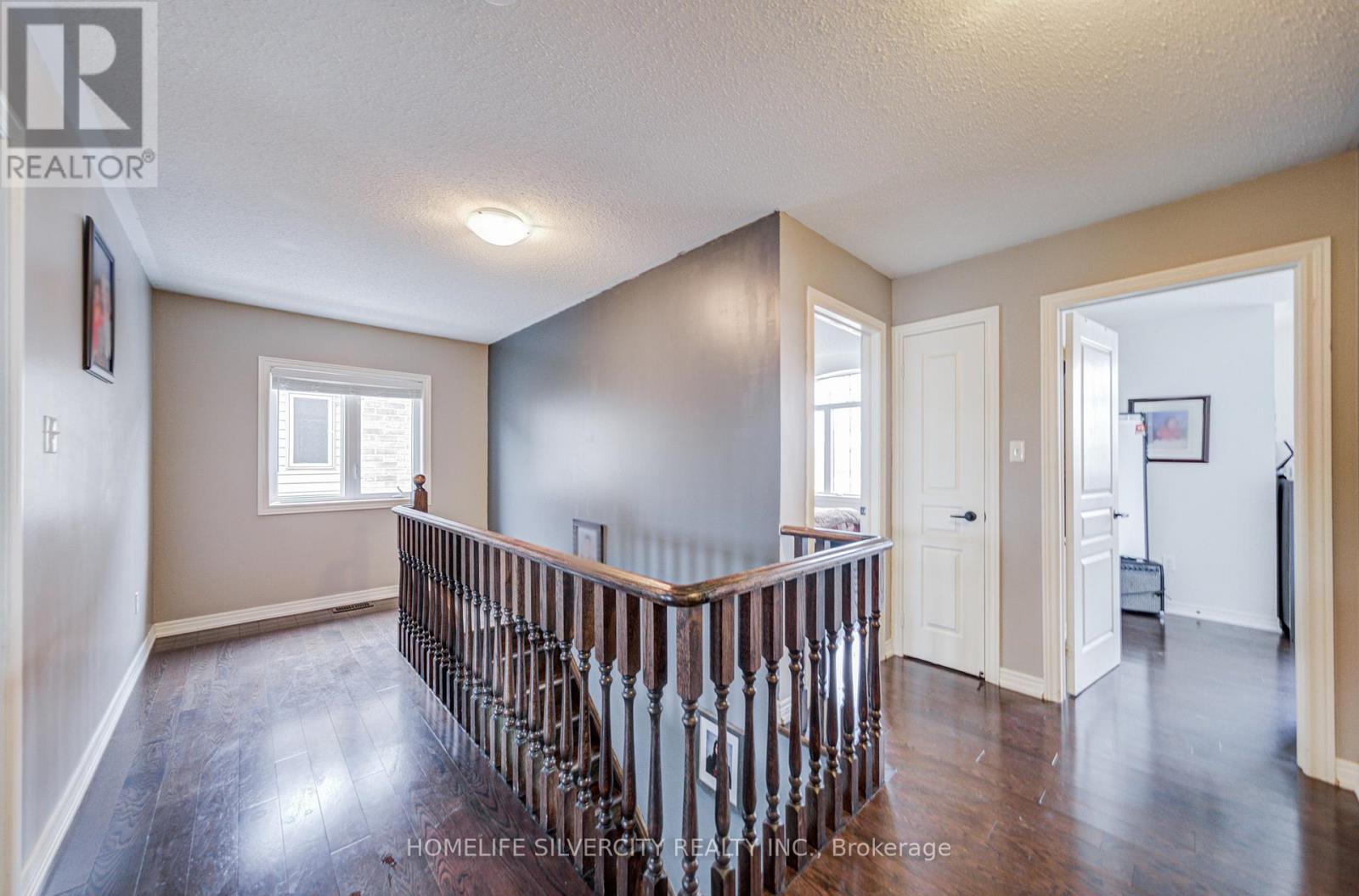 15 DURHAMVIEW CRESCENT - 27