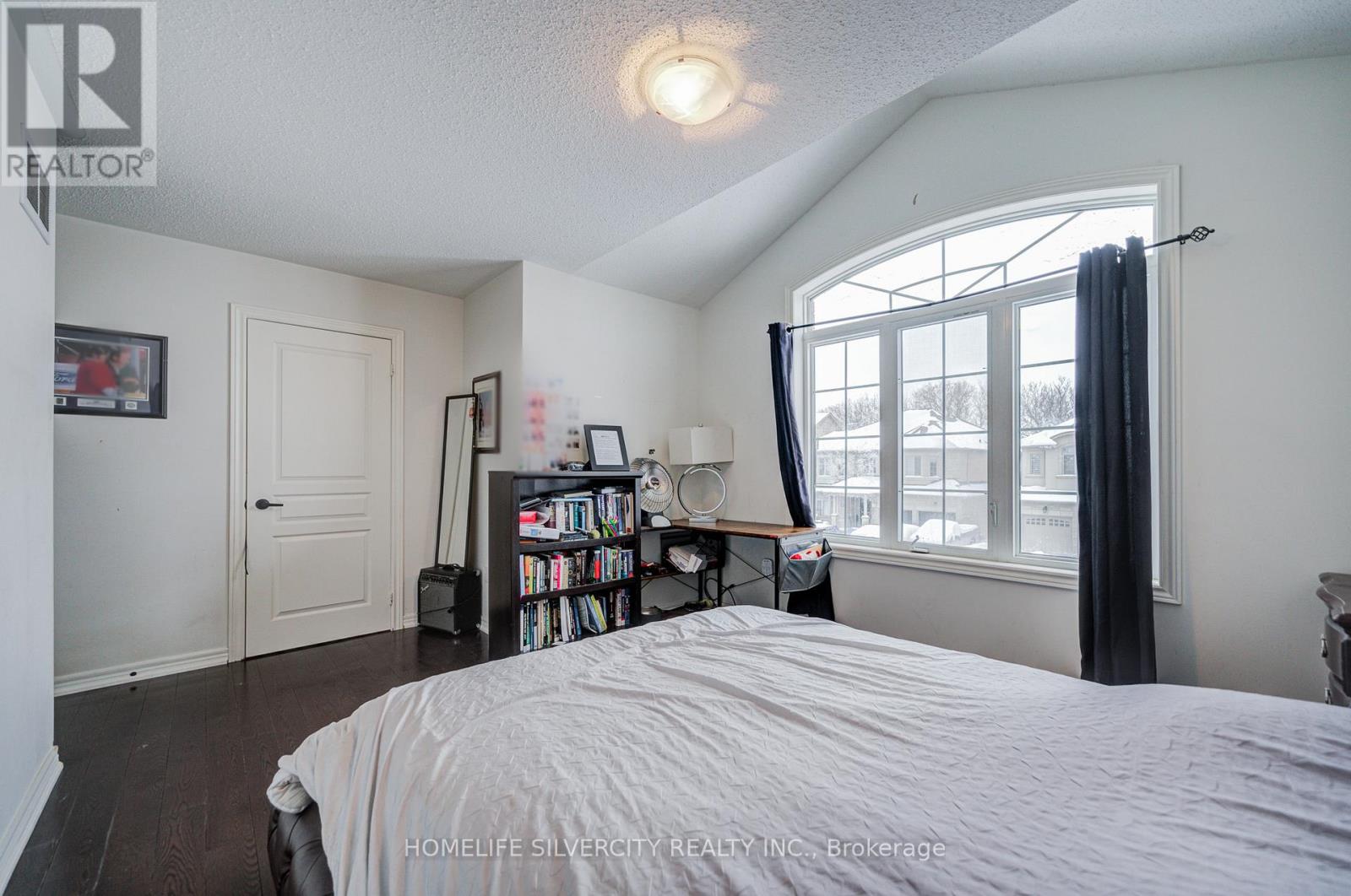15 DURHAMVIEW CRESCENT - 29