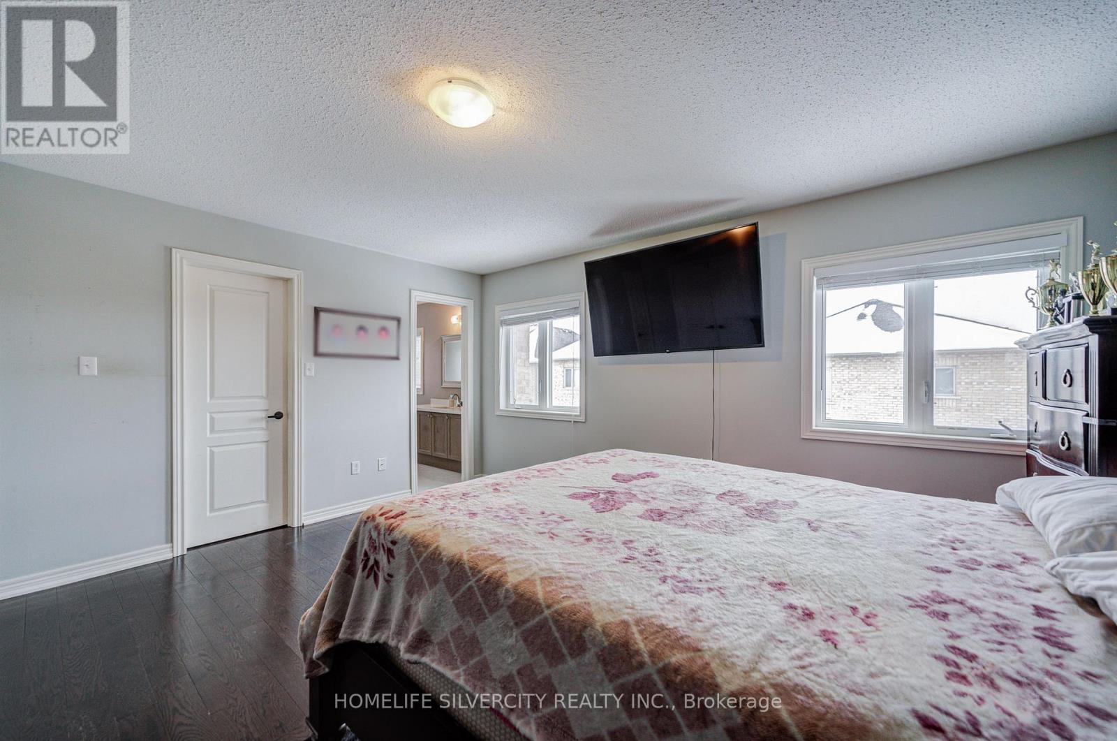 15 DURHAMVIEW CRESCENT - 36