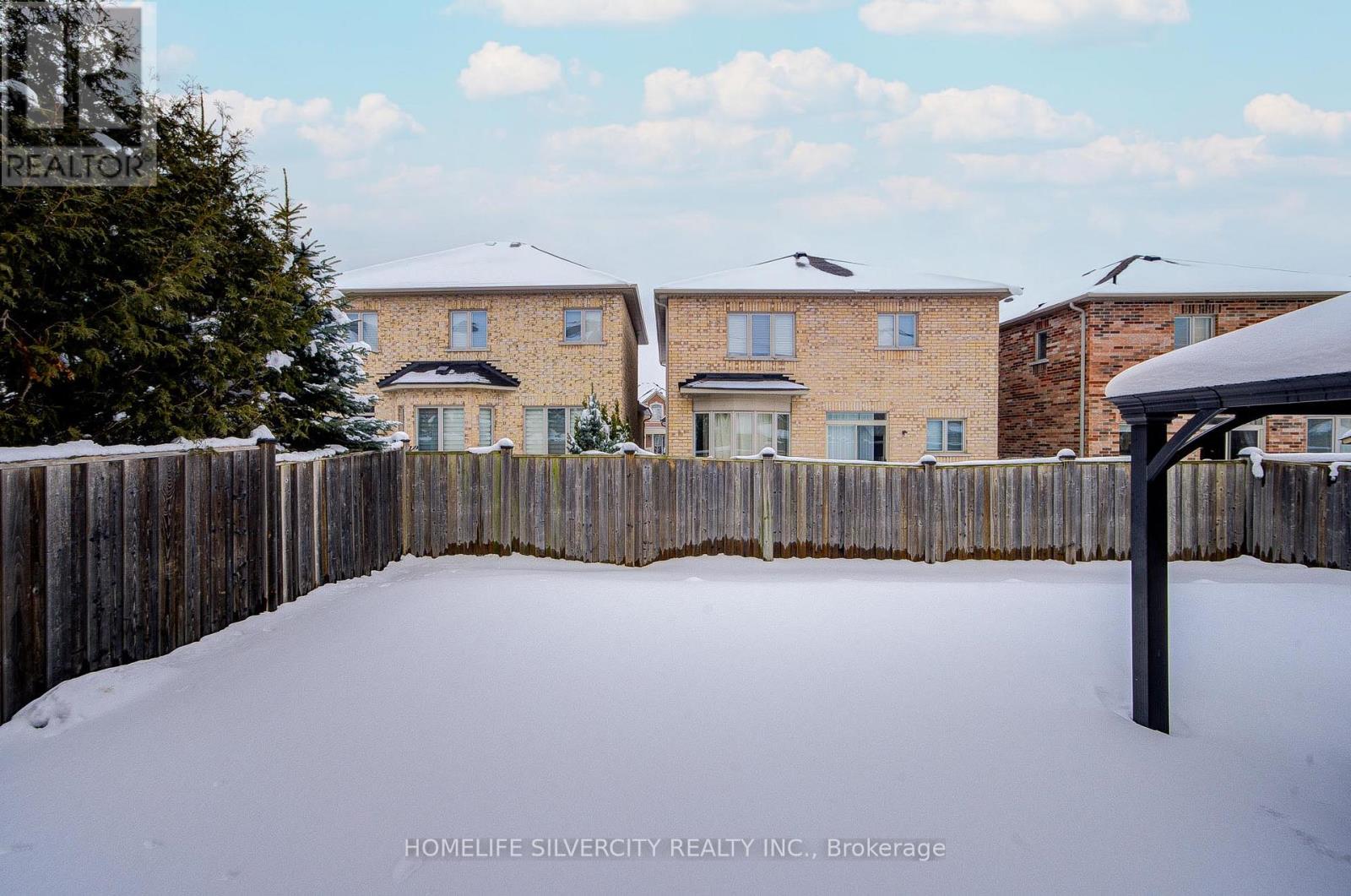 15 DURHAMVIEW CRESCENT - 44