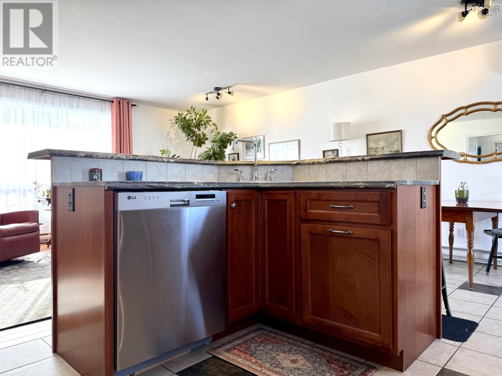 Property 20 of 47 of 24 Rhodes Avenue