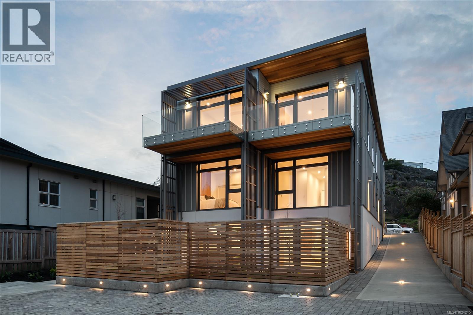 1 1417 May St - Photo 2 of 26, Victoria, British Columbia