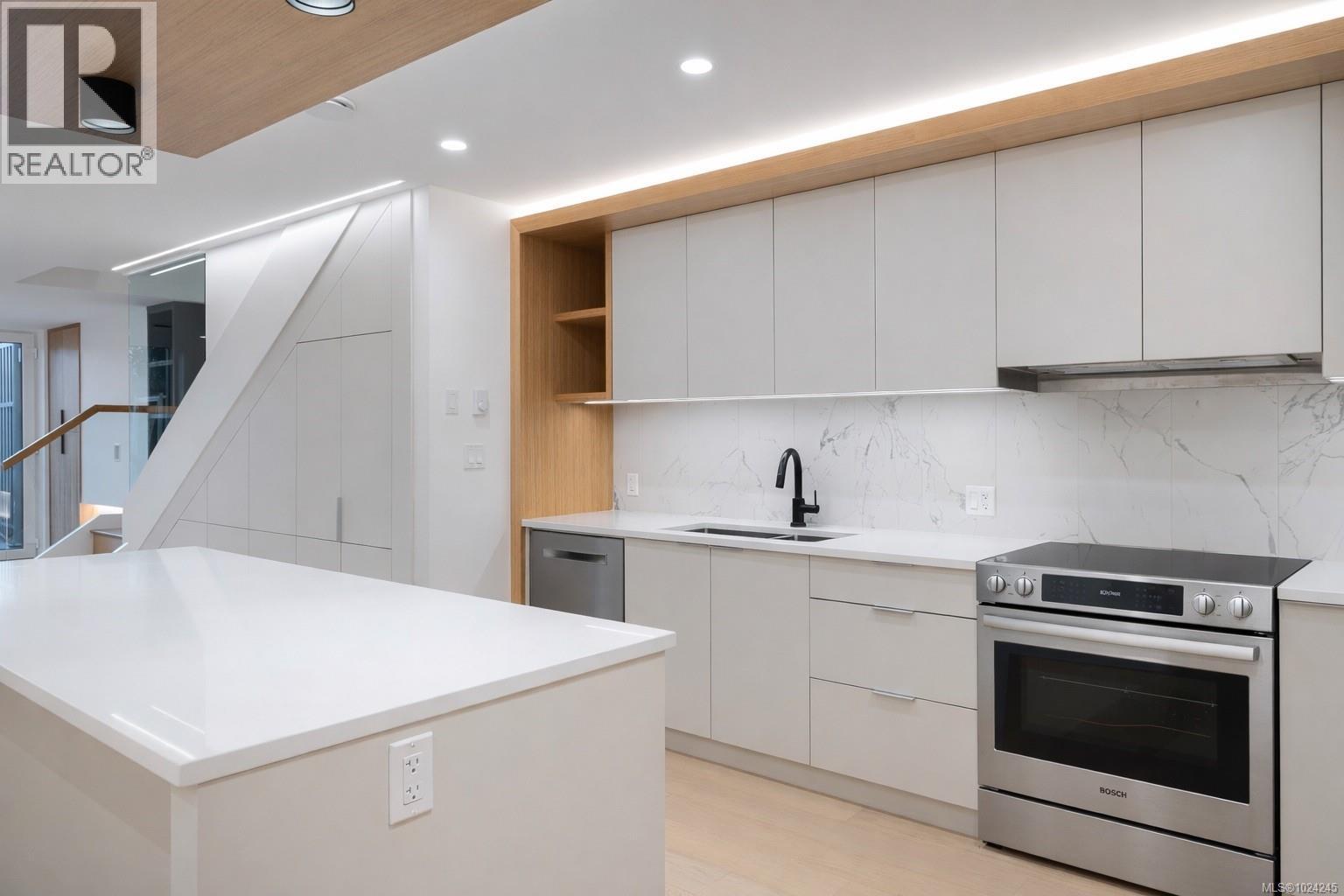 1 1417 May Street, Victoria