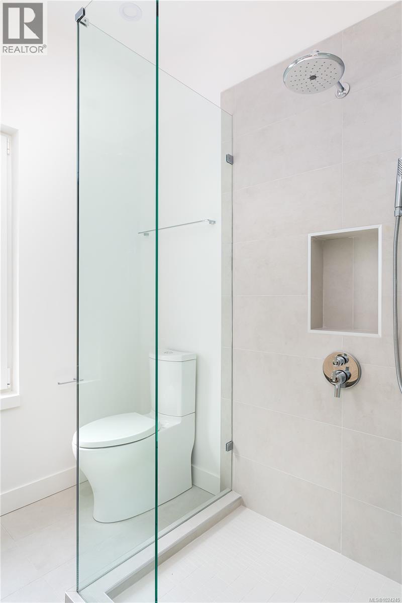 1 1417 May Street, Victoria