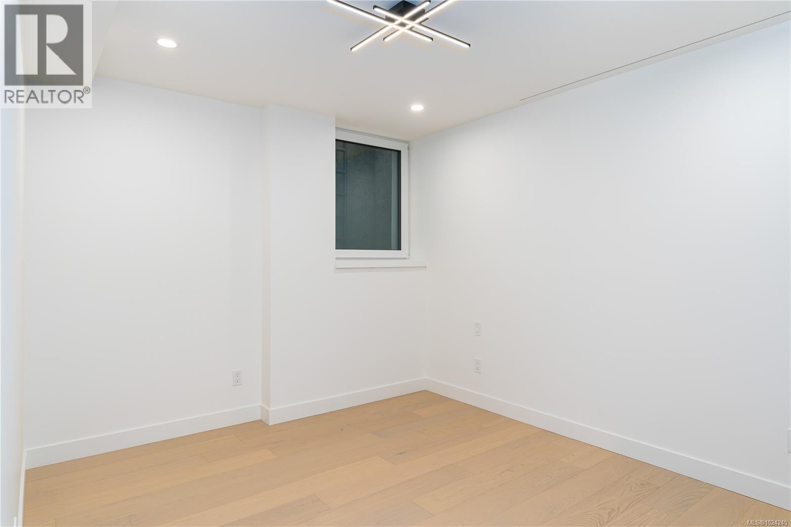 #1 1417 May St - 18