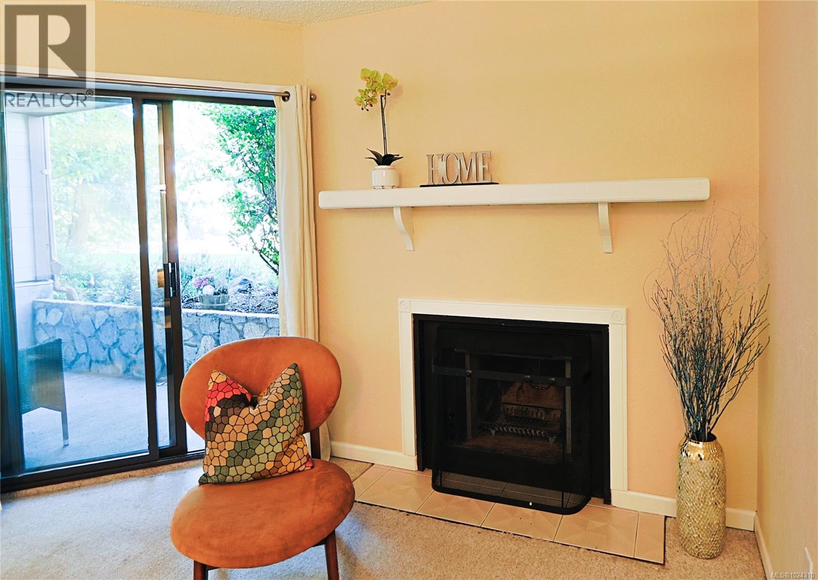 208 69 Gorge Road West, Saanich