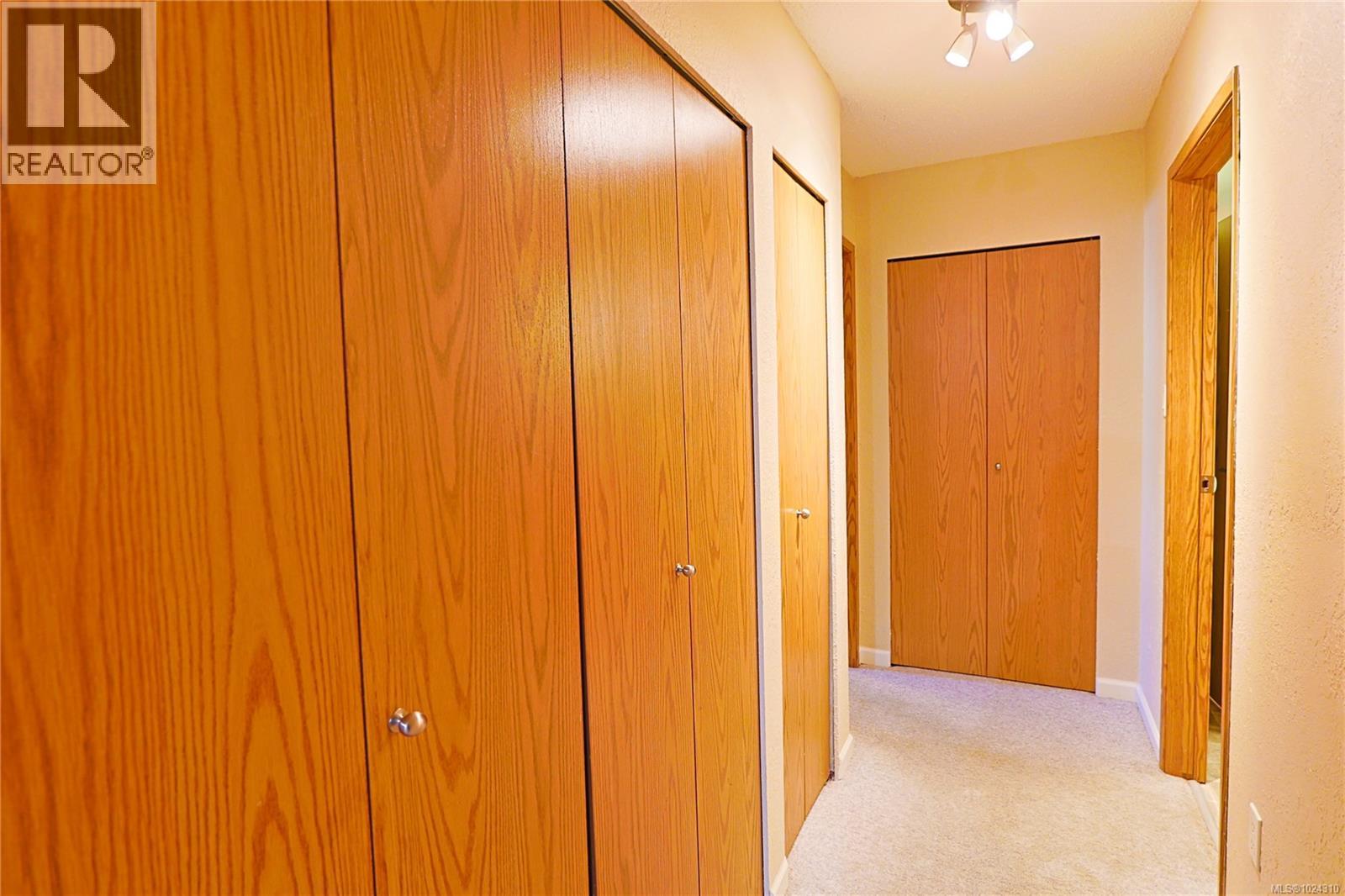 208 69 Gorge Road West, Saanich