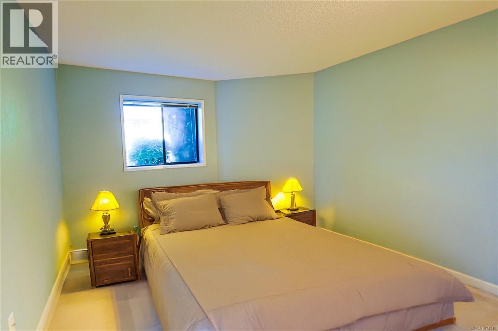 208 69 Gorge Road West, Saanich