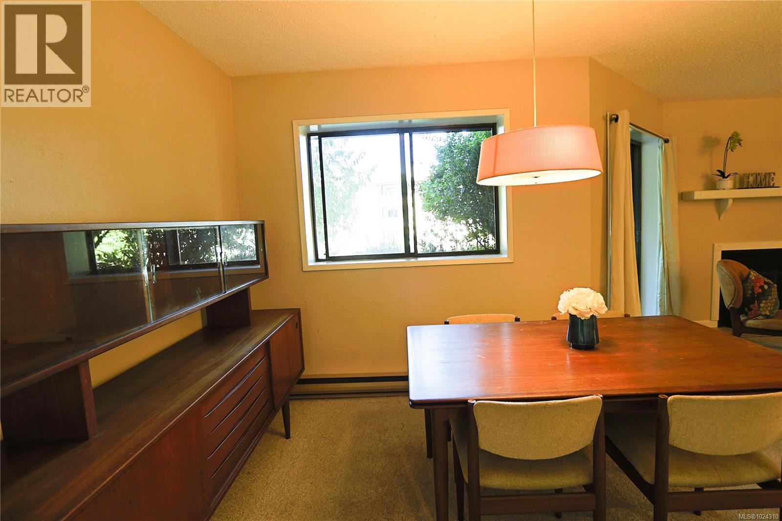 208 69 Gorge Road West, Saanich