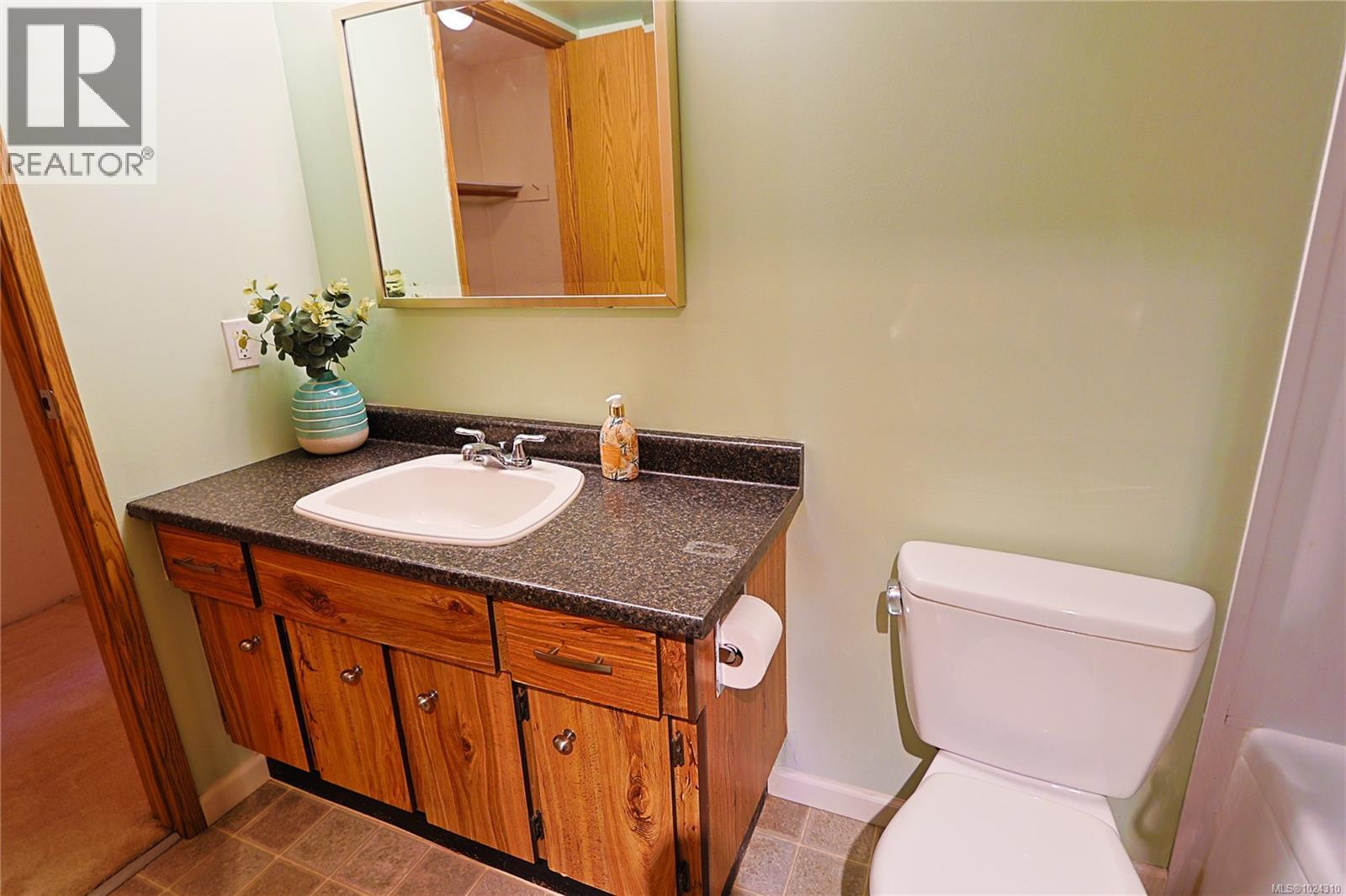 208 69 Gorge Road West, Saanich