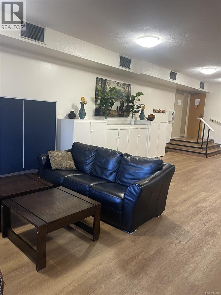 208 69 Gorge Road West, Saanich