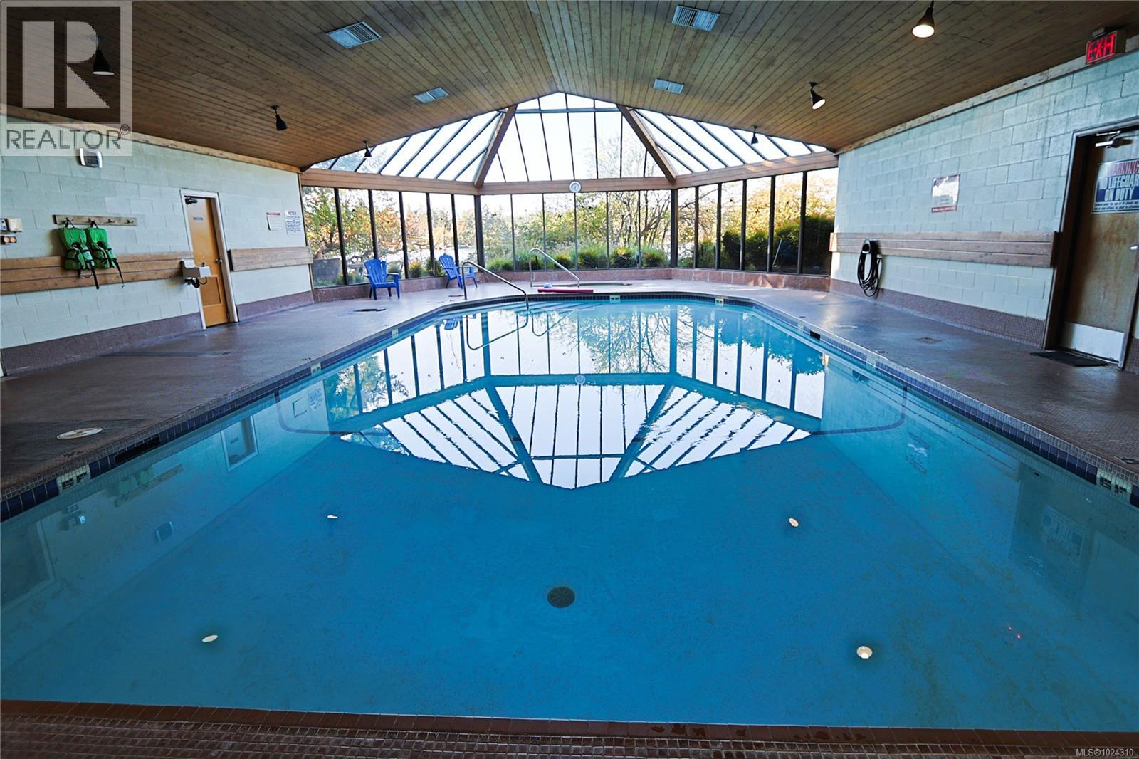 208 69 Gorge Road West, Saanich