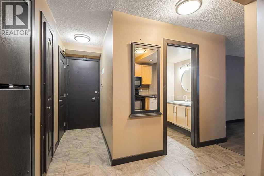 Single Family House Loft for Sale in    Avenue SW Beltline Calgary 