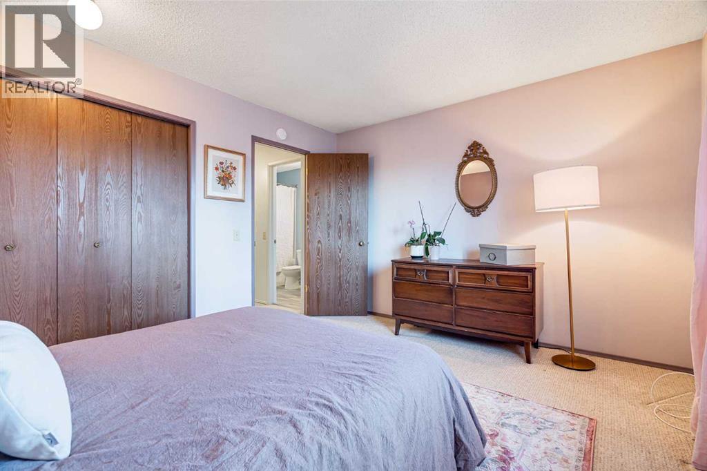 Single Family House for Sale in  Castleglen Road NE Castleridge Calgary 