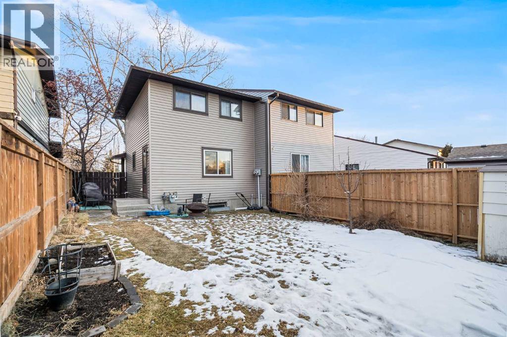 Single Family House for Sale in  Castleglen Road NE Castleridge Calgary 