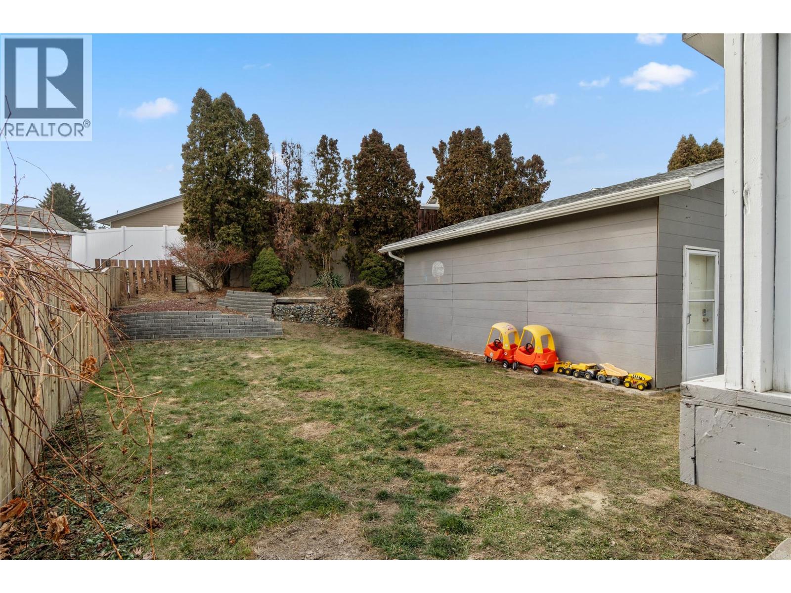 1736 LEIGHTON Place, Kamloops
