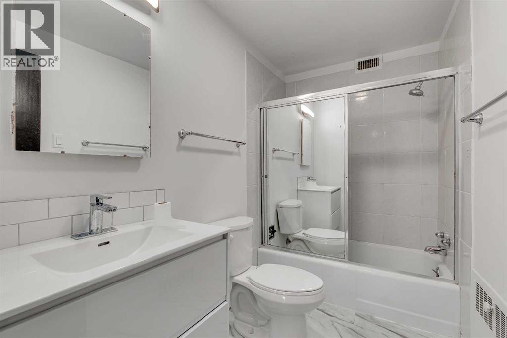 1216 15 Avenue SW - 12