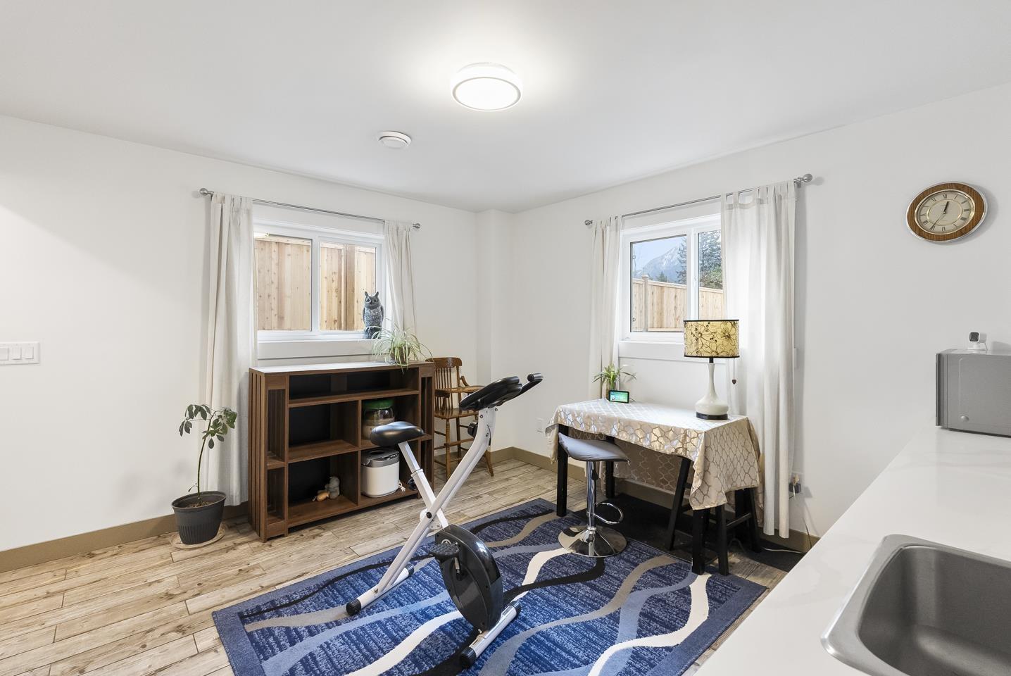 3 548 PARK STREET, Hope, Hope