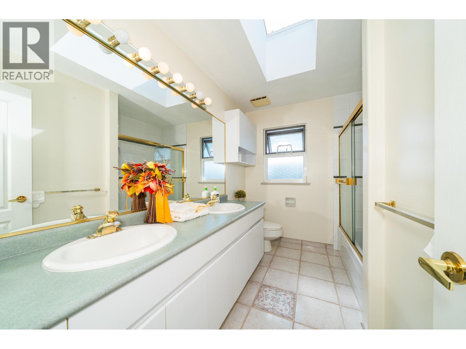 155 ELLESMERE AVENUE, Burnaby