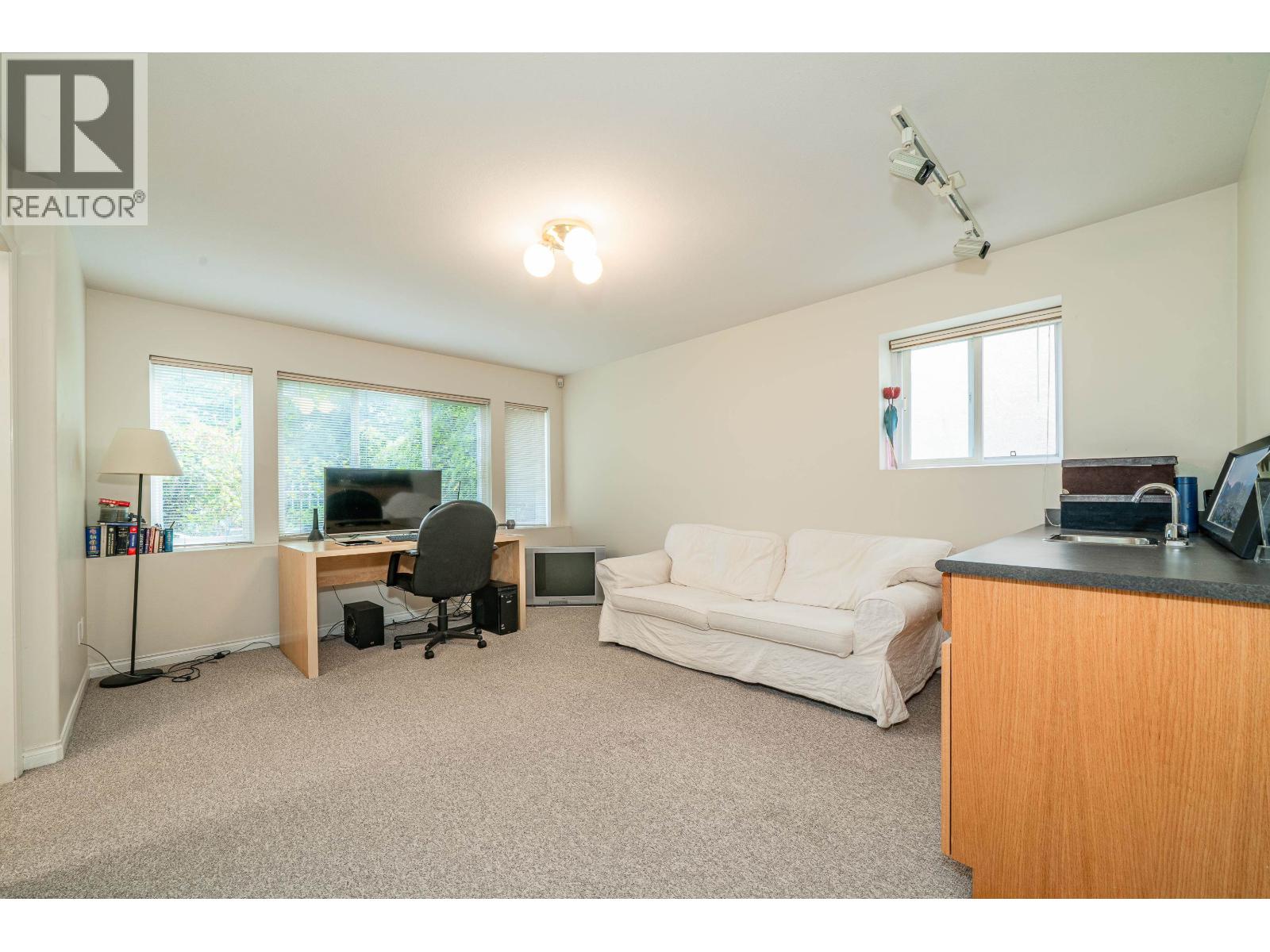 155 ELLESMERE AVENUE, Burnaby